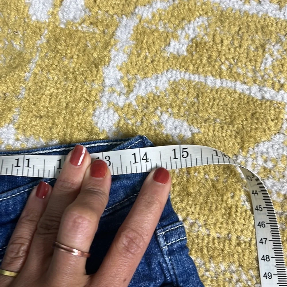 Universal Thread Cuffed Jean Shorts - Picture 5 of 7